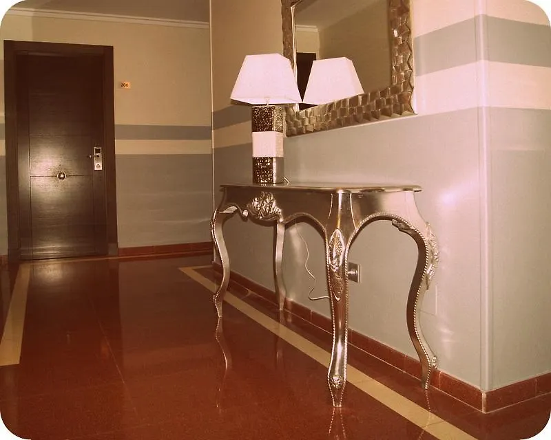 Hotel Dona Luisa San Luis de Sabinillas 3*,